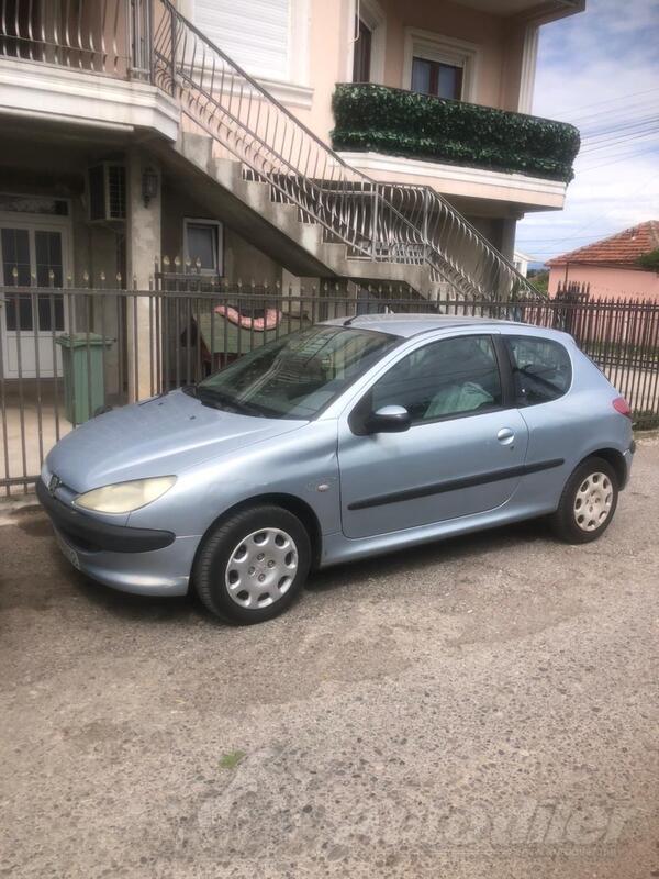 Peugeot - 206 - 1.1 benzin