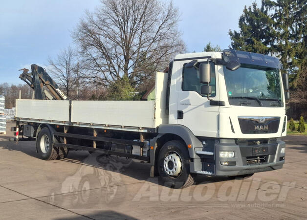 MAN - TGM 18.290 Kamion s ravnom platformom + Kran / LTK759