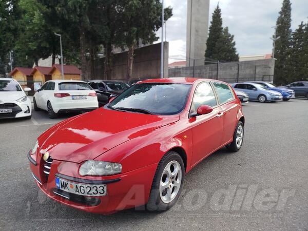 Alfa Romeo - 147 - 1.6