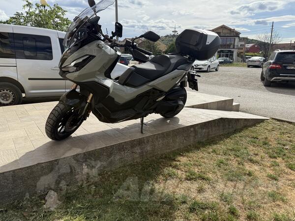 Honda - ADV 350