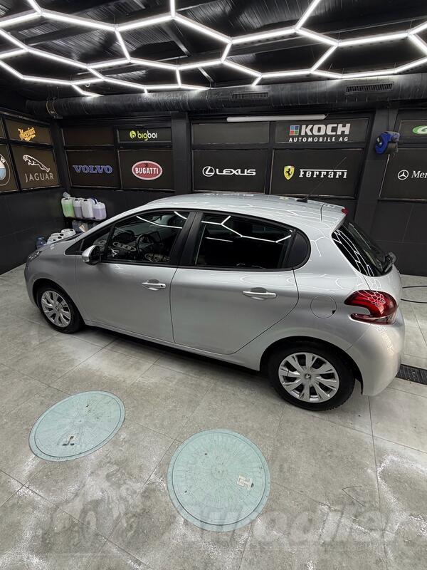 Peugeot - 208 - 1.6 hdi