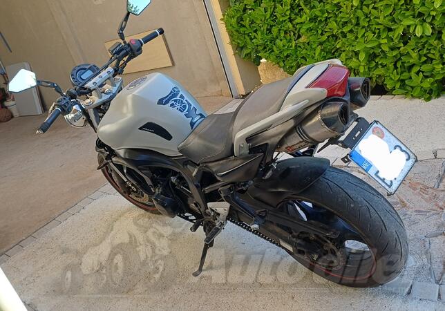 Yamaha - FZ6