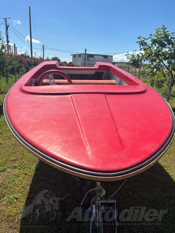 Beneteau - plastika