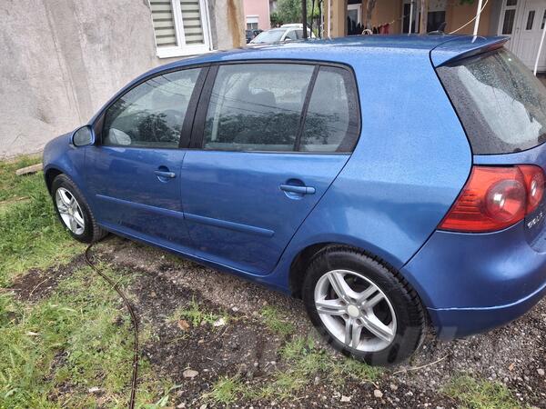 Volkswagen - Golf 5 - 1900