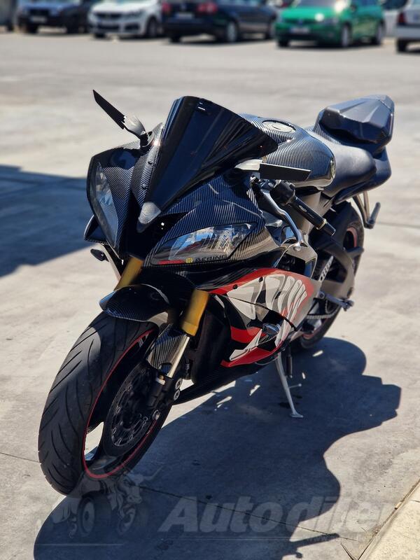 Yamaha - R6