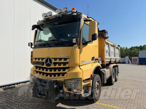 Mercedes Benz - 3348 K / 6x4 / kiper / MO3107