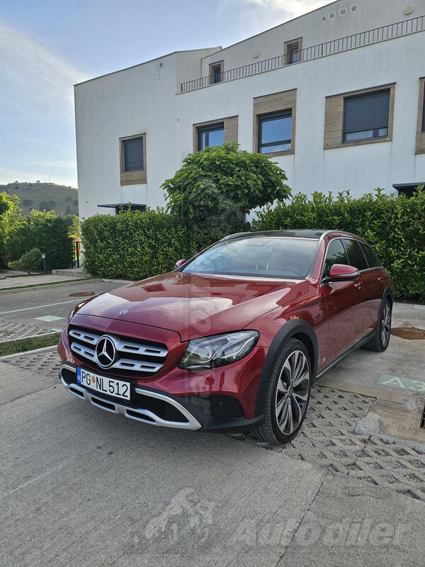 Mercedes Benz - E 220 - 4MATIC All-Terrain