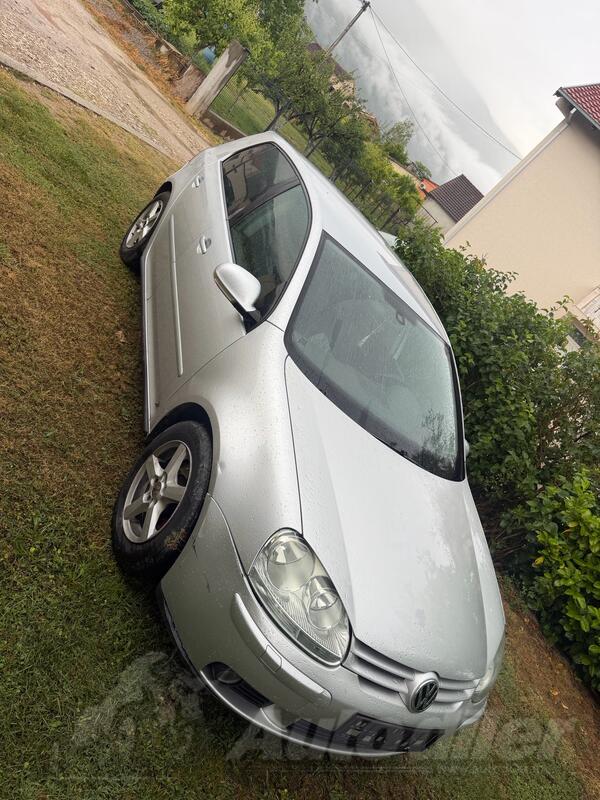 Volkswagen - Golf 5 - 1.9 77