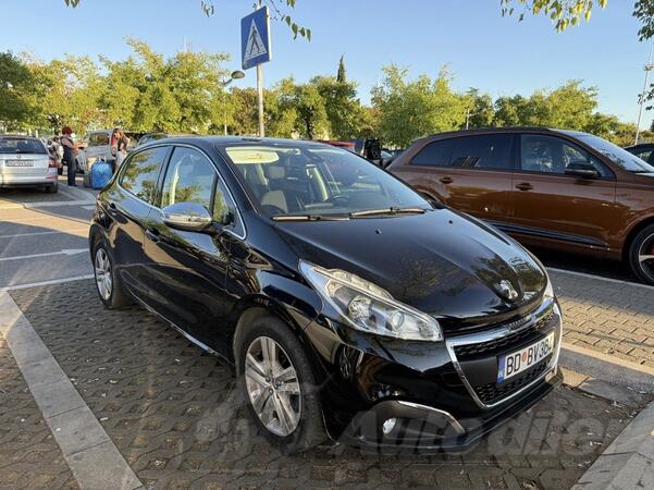 Peugeot - 208 - 1.2