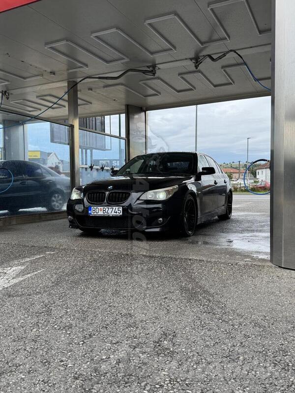 BMW - 525