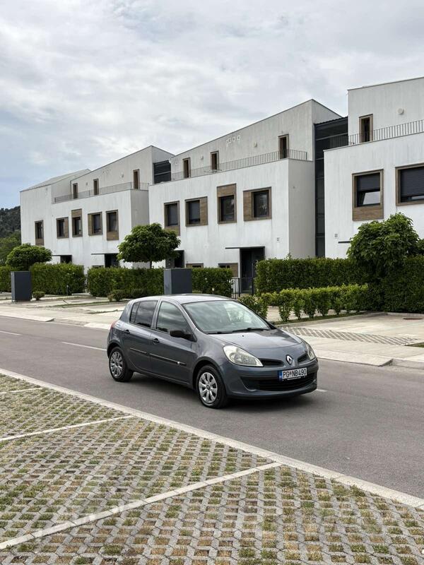 Renault - Clio - 1.5 DCI