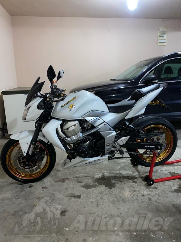 Kawasaki - Z750