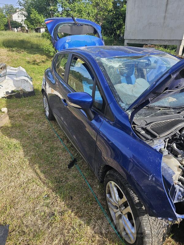 Renault - Clio - 1.5 dci