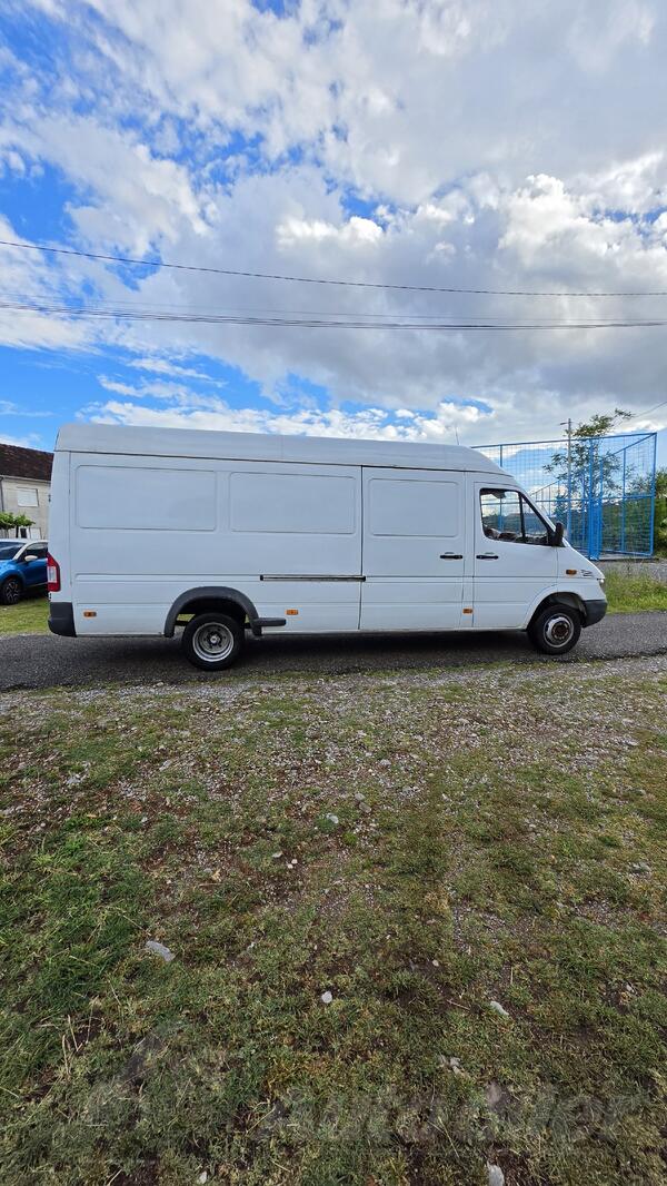 Mercedes Benz - 413 CDI