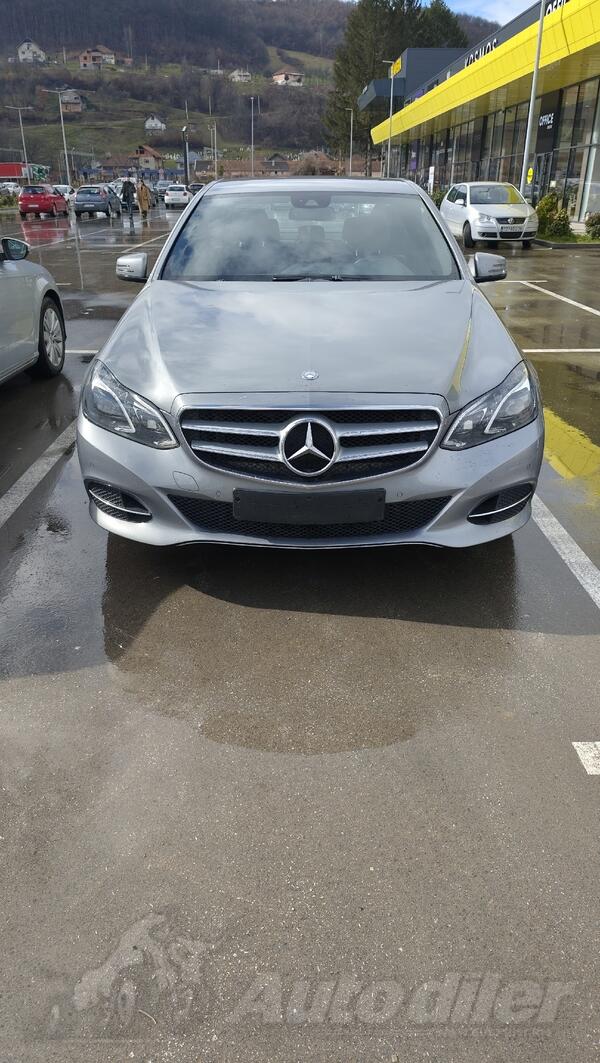 Mercedes Benz - E 200 - 220 cdi