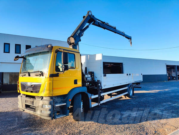 MAN - TGM 18.250 / kran HIAB 166-3 / kamion s ravnom platformom / MO3169
