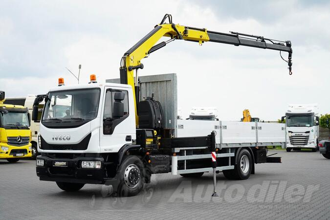 Iveco - EUROCARGO / 180-250 / kran HYVA HC - 153 / ROTATOR kamion s ravnom platformom / DOM-2237
