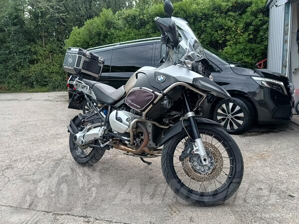 BMW - r1200gs adventure