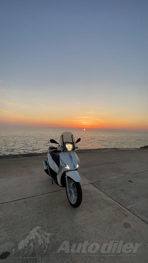 Piaggio - MEDLEY 125
