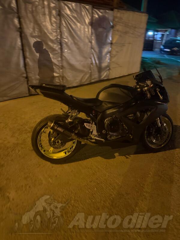 Suzuki - GSXR 600