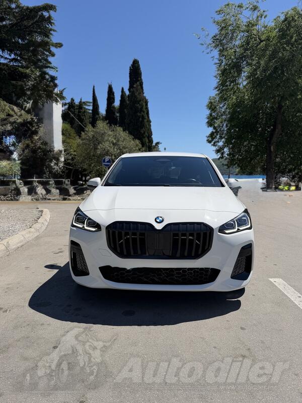 BMW - 218 - M
