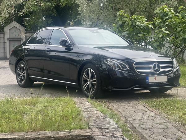 Mercedes Benz - E 220
