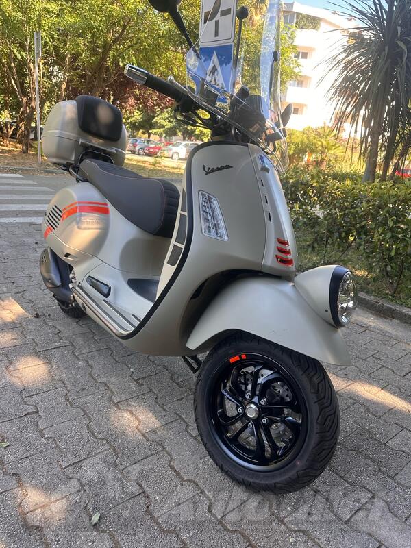Piaggio - Vespa gtv 300