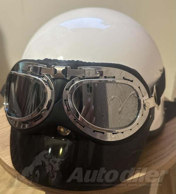 Arai - retro slem