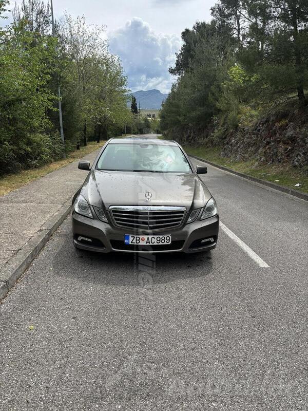 Mercedes Benz - 220 - 2.2