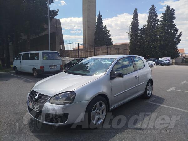 Volkswagen - Golf 5 - 1.9 TDI