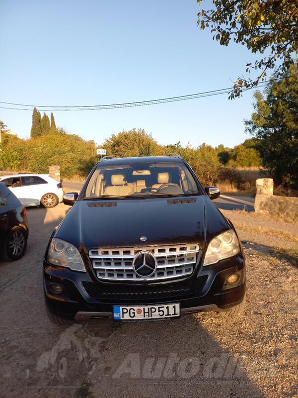 Mercedes Benz - ML 320 - 320