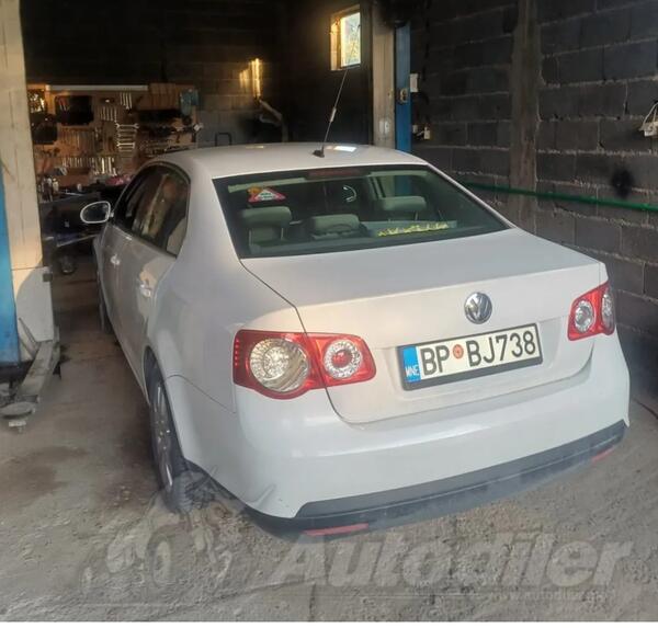 Volkswagen - Jetta - 2.0 TDI
