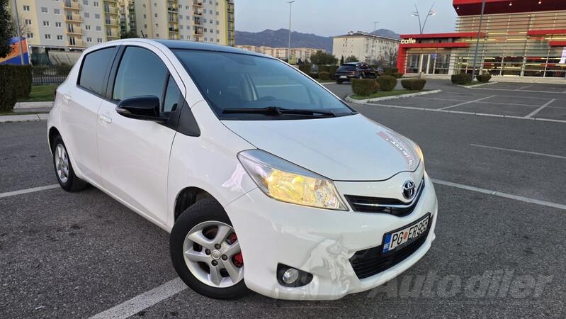 Toyota - Yaris - 1.0