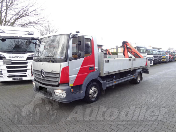 Mercedes Benz - Atego 818 / kran Palfinger 6501 / kamion s ravnom platformom / MO3180