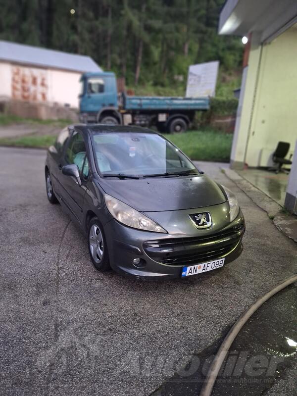 Peugeot - 207 - 1.6 hdi