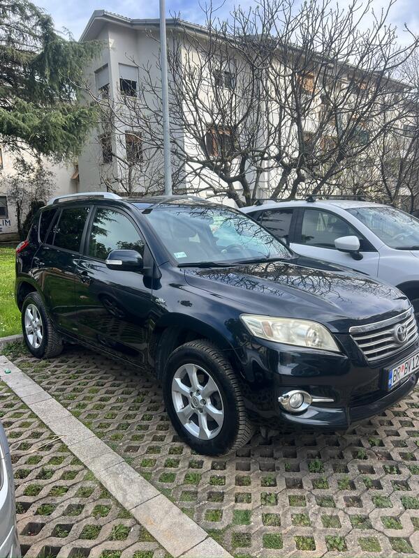 Toyota - RAV 4 - 2.2