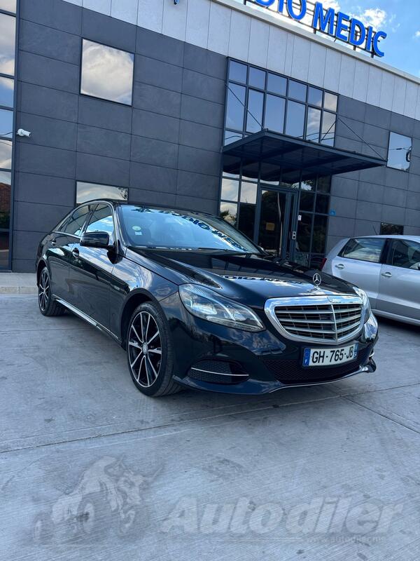 Mercedes Benz - E 220 - 2143cm