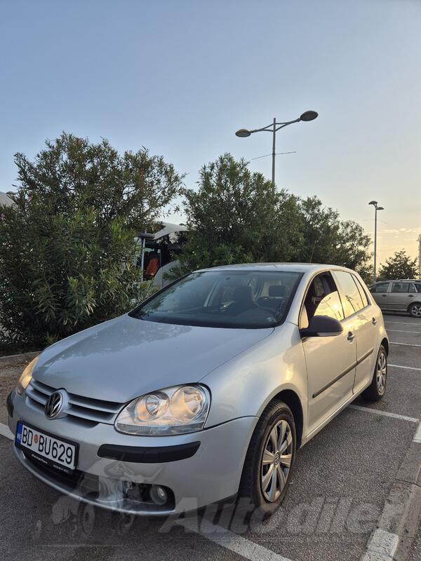 Volkswagen - Golf 5 - 1.4