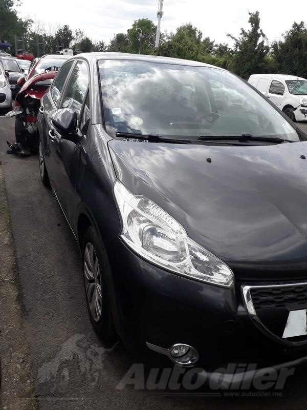 Peugeot - 208