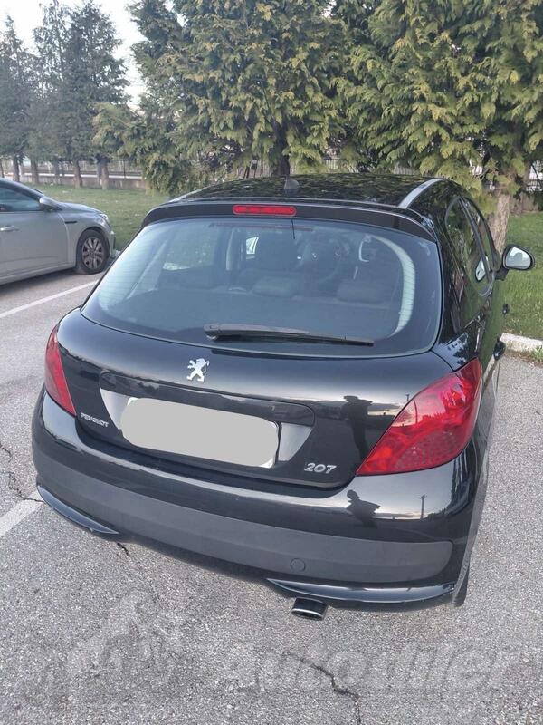 Peugeot - 207 - 1.6 HDI