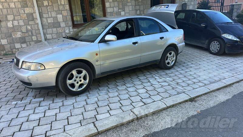 Audi - A4 - 1.6.
