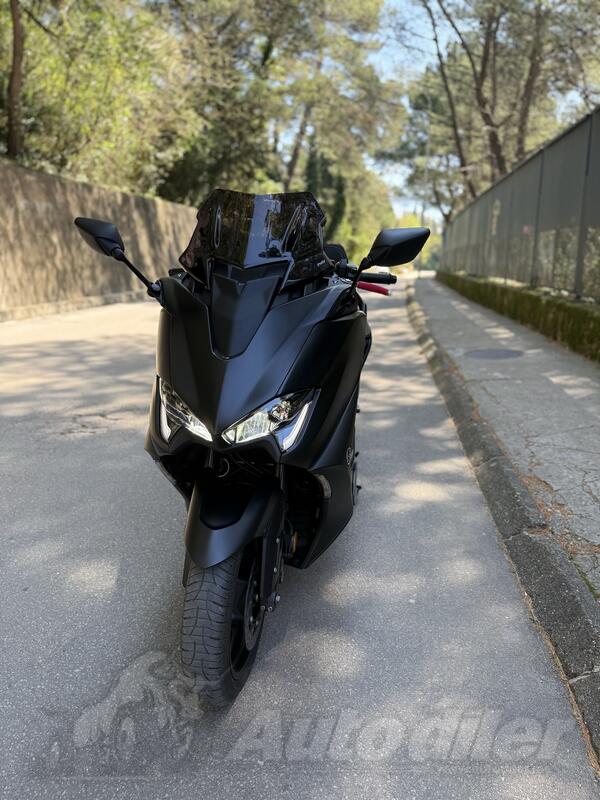 Yamaha - T max 560