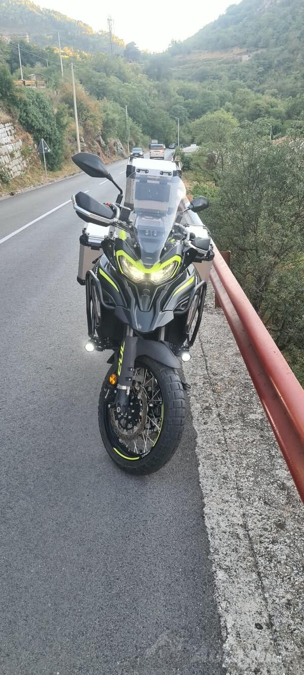 Benelli - trk702x