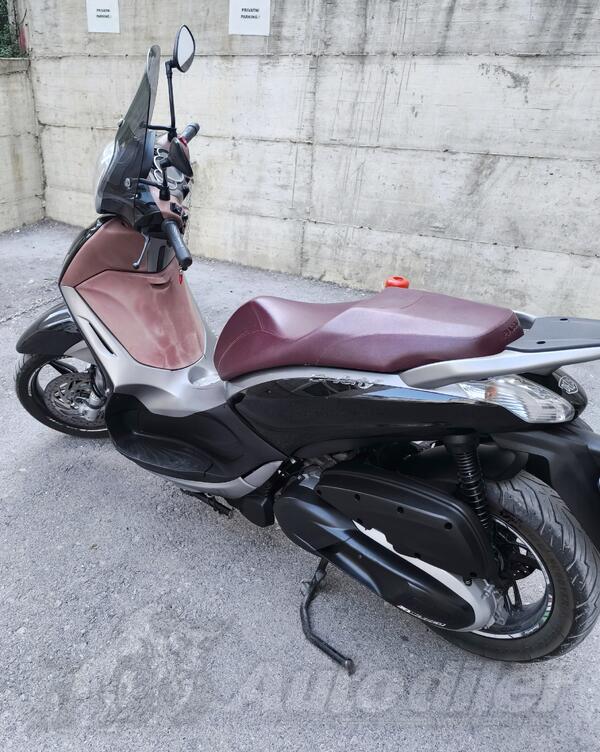 Piaggio - Beverly Sport Touring