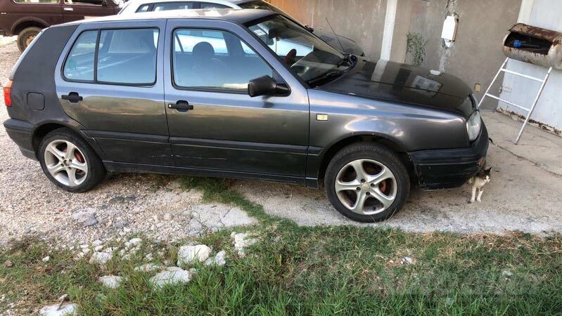 Volkswagen - Golf 3 - 1.8