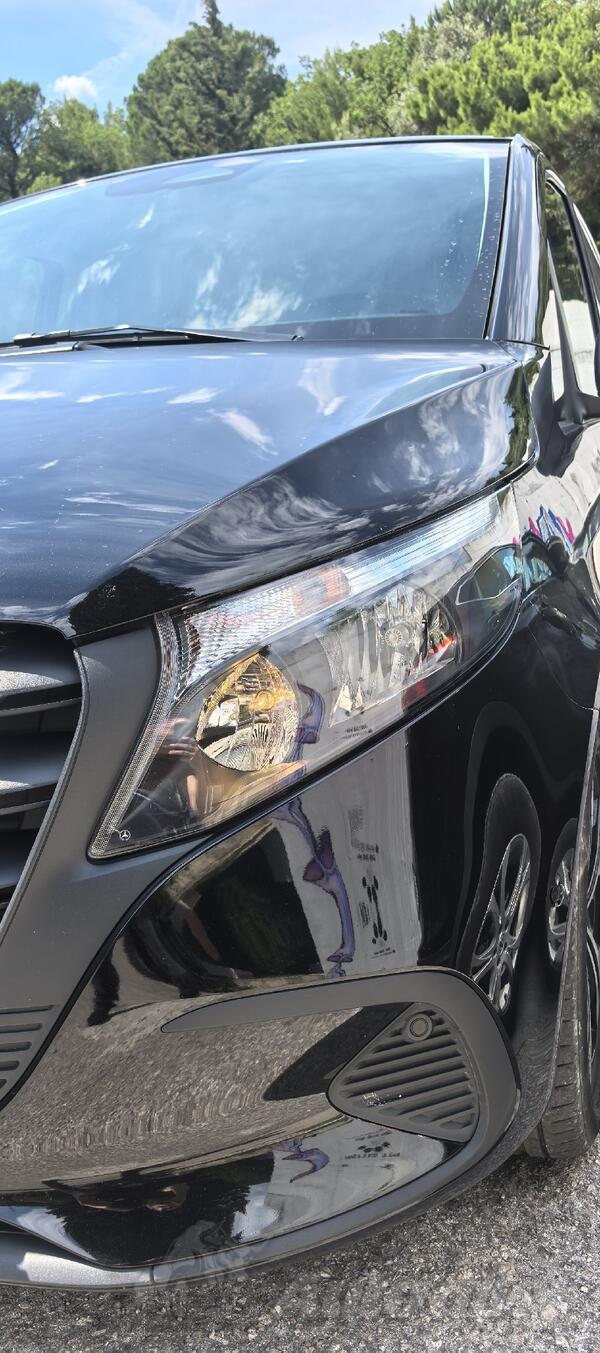 Oba fara za Mercedes Benz - 2024