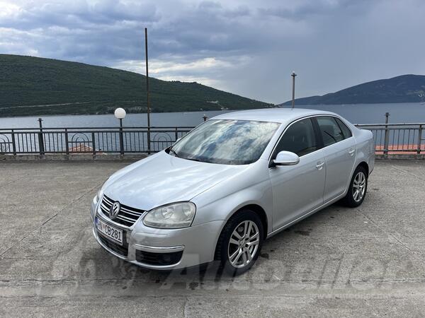 Volkswagen - Jetta - 2.0 TDI