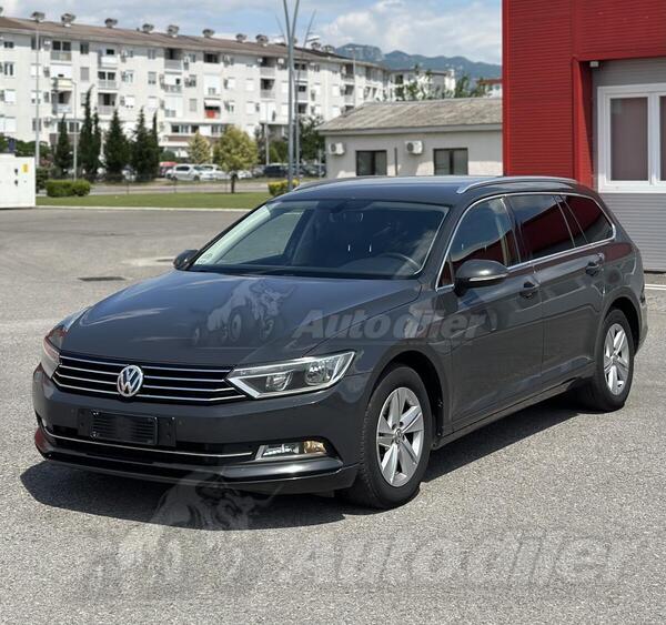 Volkswagen - Passat - 1.6 blumution