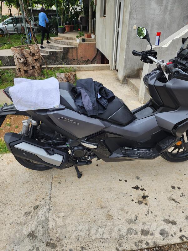 Honda - ADV350