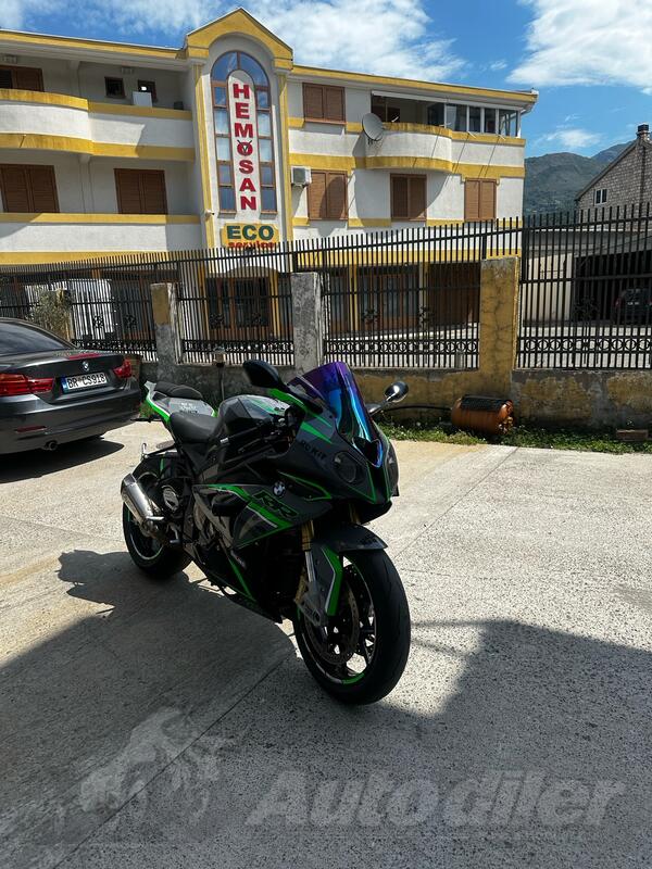 BMW - S1000RR